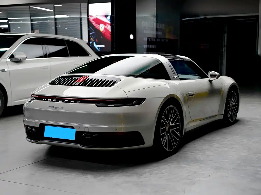 Porsche 911 2021
