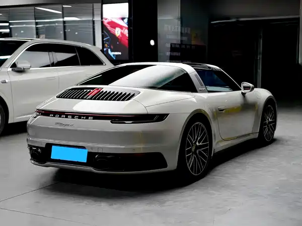 Porsche 911 2021