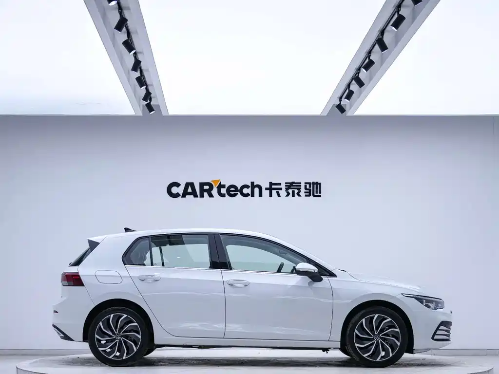 Volkswagen Golf 2021