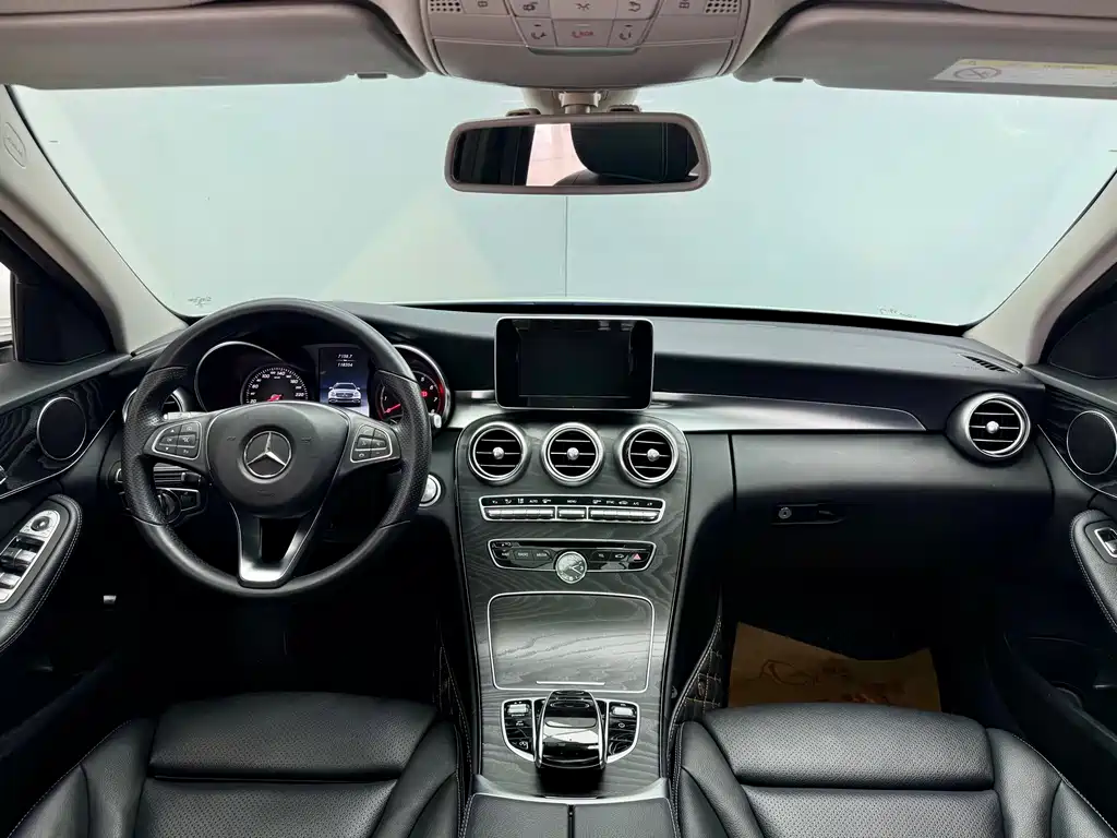 Mercedes-Benz C-Class 2018 — фото 18
