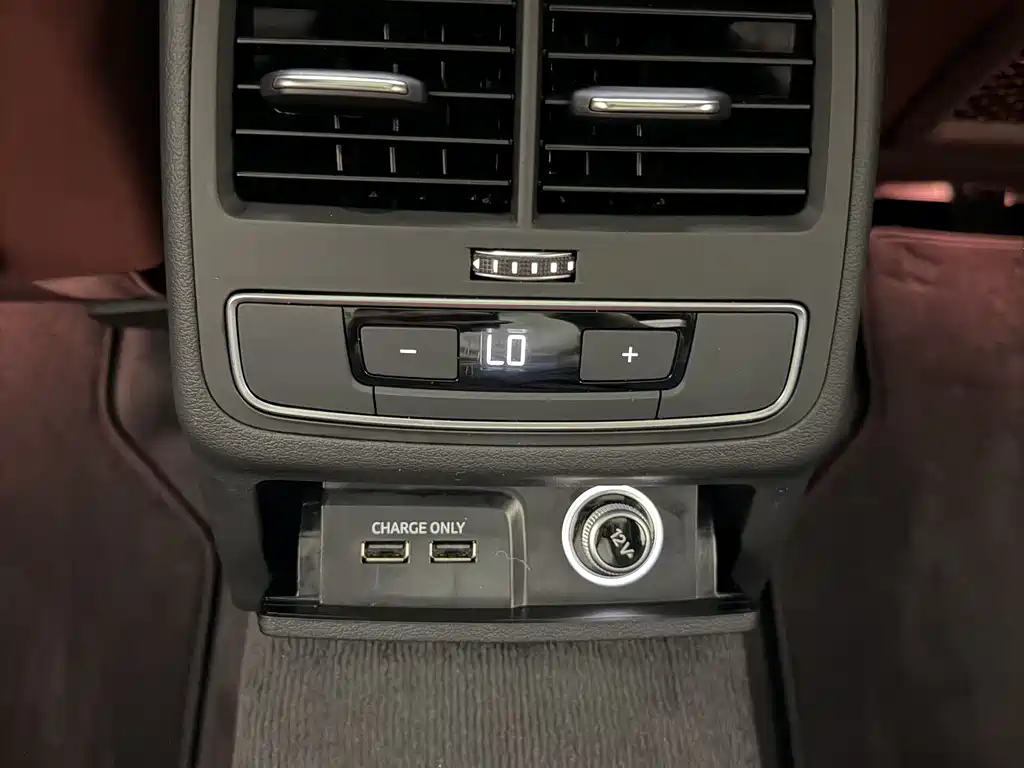 Audi A4L 2023 — фото 20