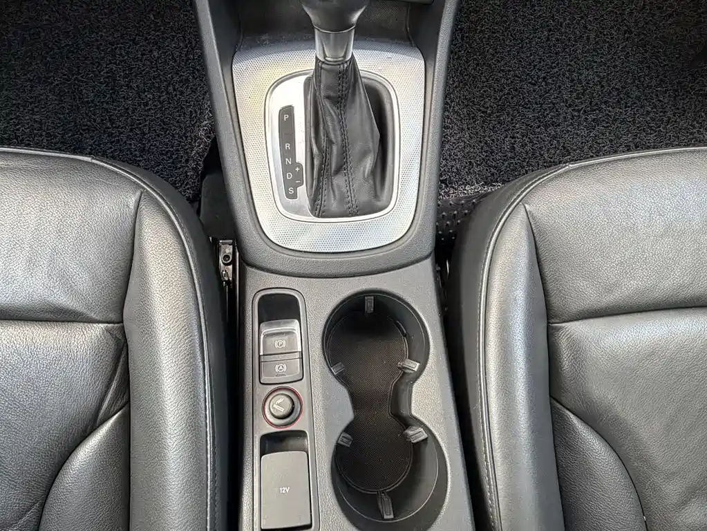 Audi Q3 2014 — фото 13