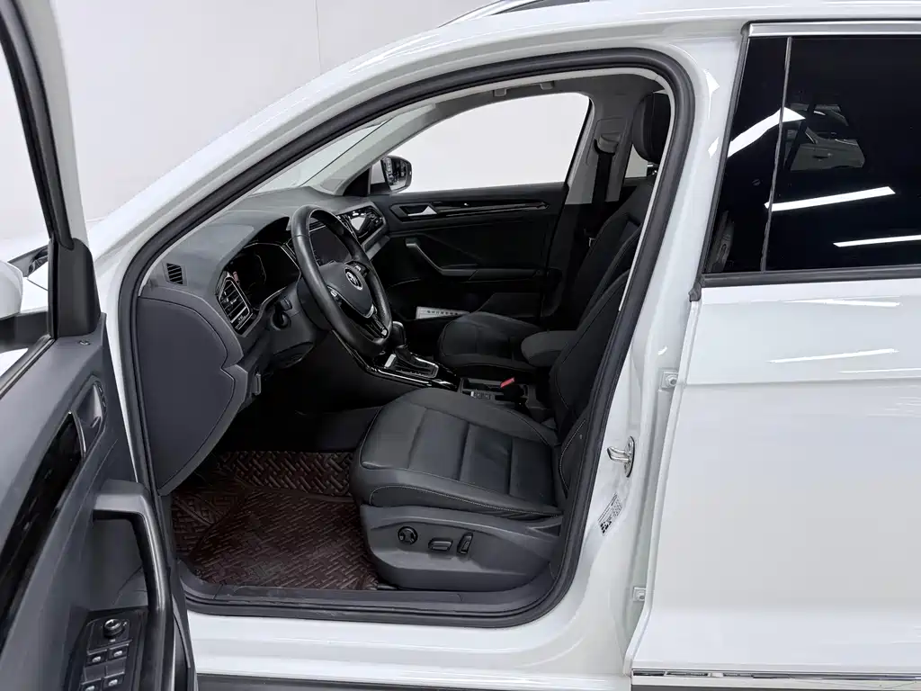 Volkswagen T-Roc 2022 — фото 10