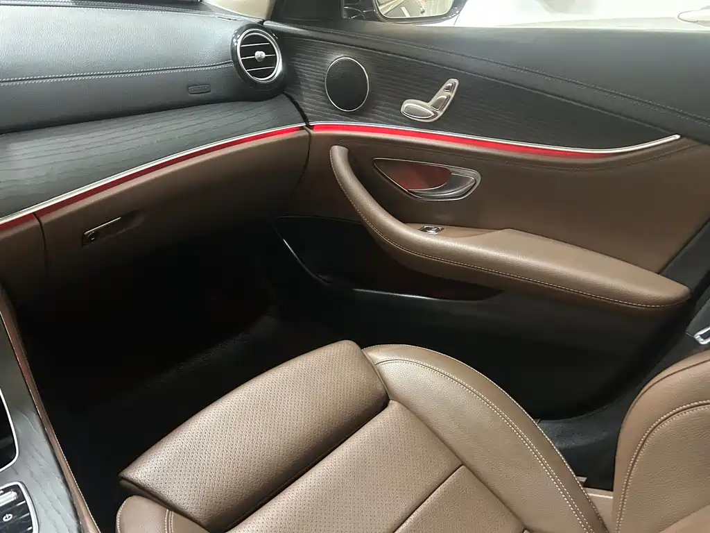Mercedes-Benz E-Class 2020 — фото 17