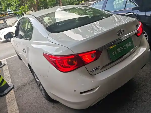 Infiniti Q50 2014