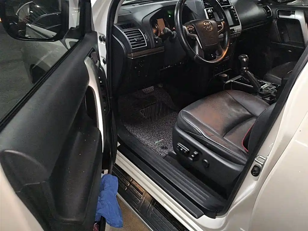 Toyota Prado 2019 — фото 17