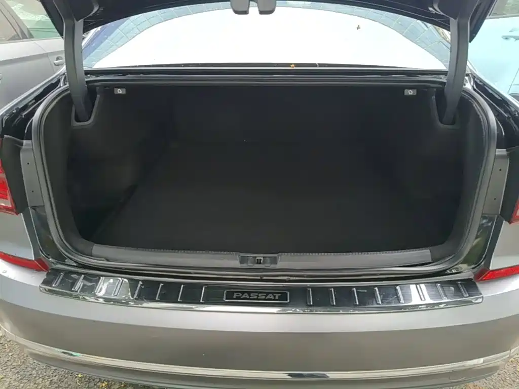 Volkswagen Passat 2017 — фото 19