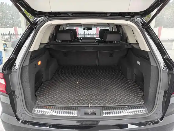 Hongqi HS7 2021