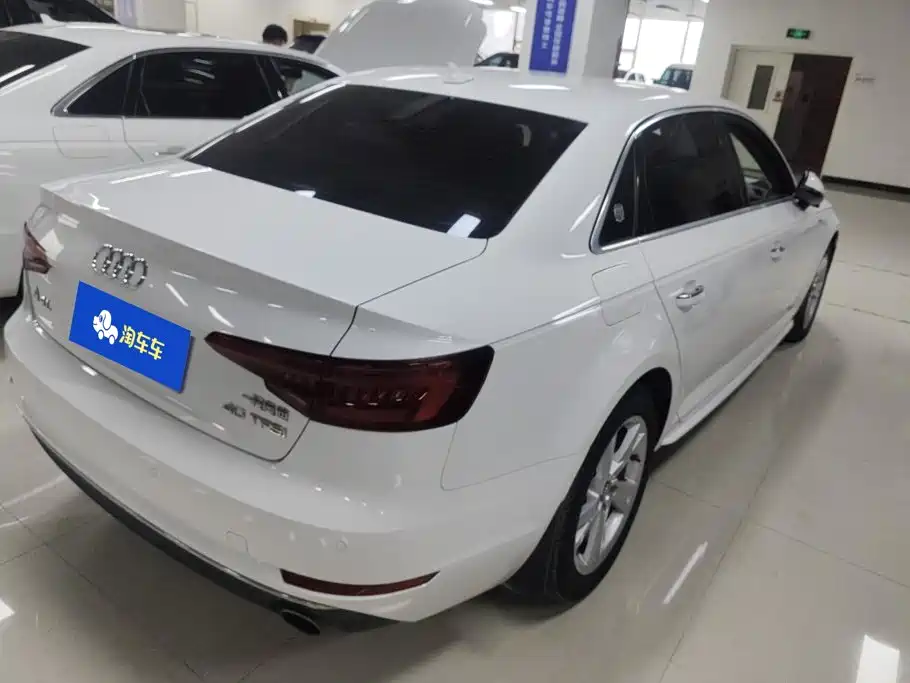 Audi A4L 2018