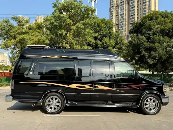 Ford E350 2011