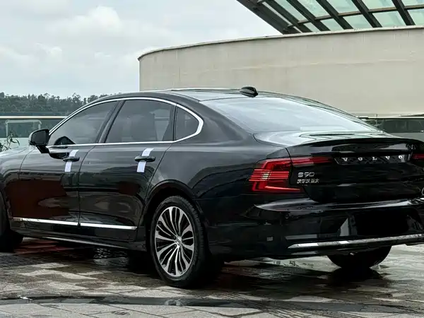 Volvo S90 2023
