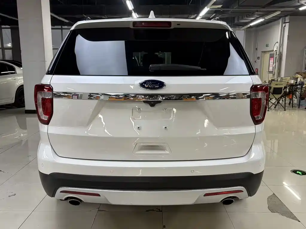 Ford Explorer 2017 — фото 8