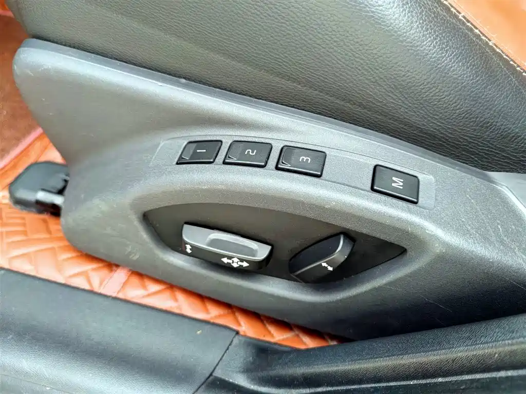 Volvo V60 2015 — фото 16