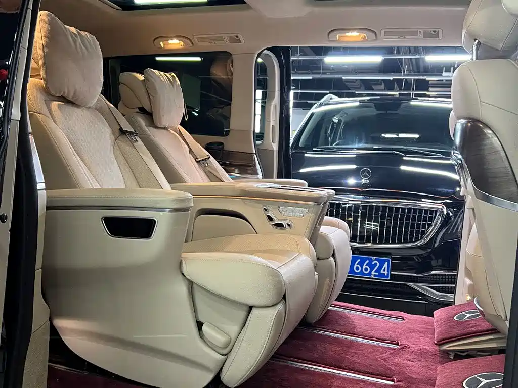 Mercedes-Benz V-Class 2023 — фото 10