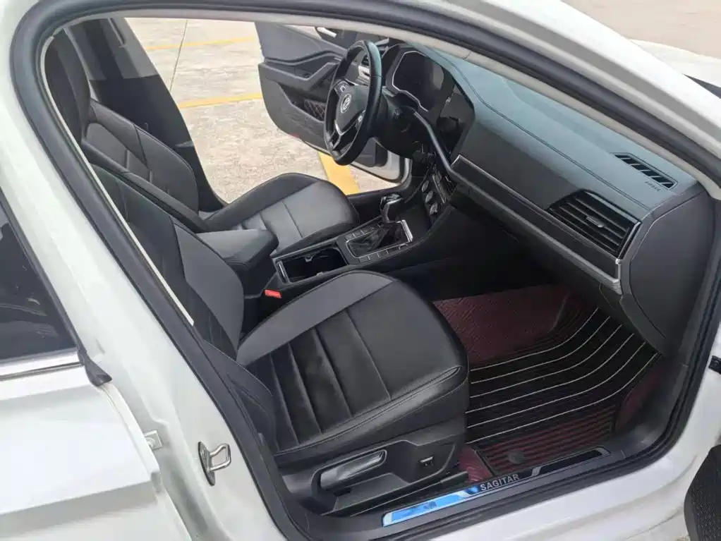 Volkswagen Sagitar 2020