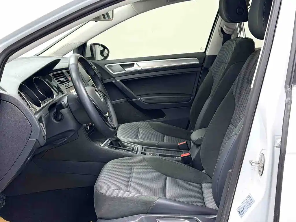 Volkswagen Golf 2020