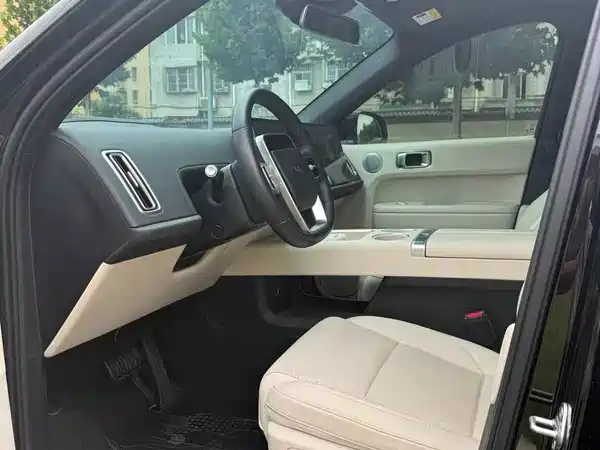 Li Auto L6 2024