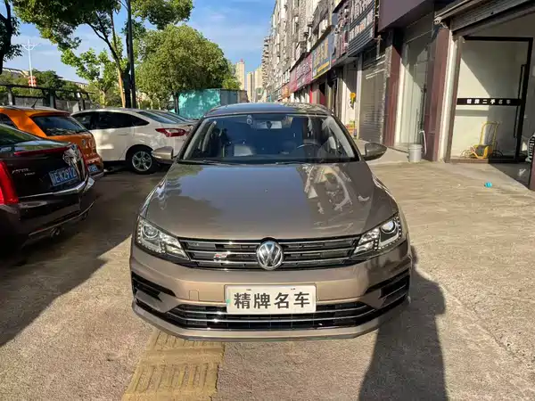 Volkswagen Sagitar 2018