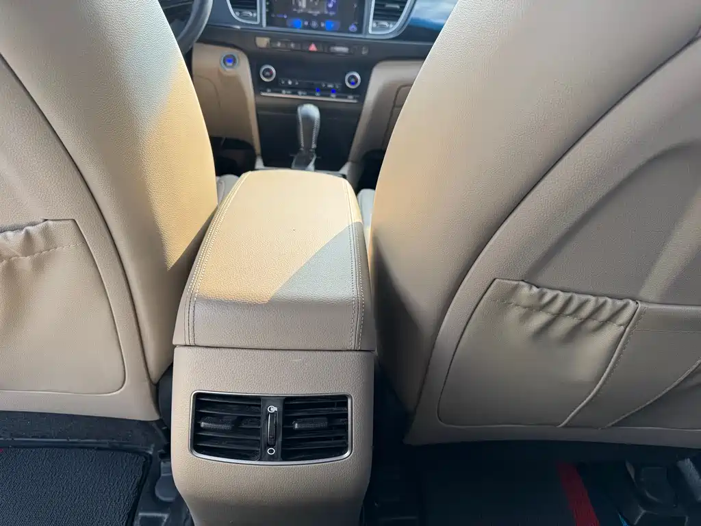 Hyundai Mistra 2015 — фото 12