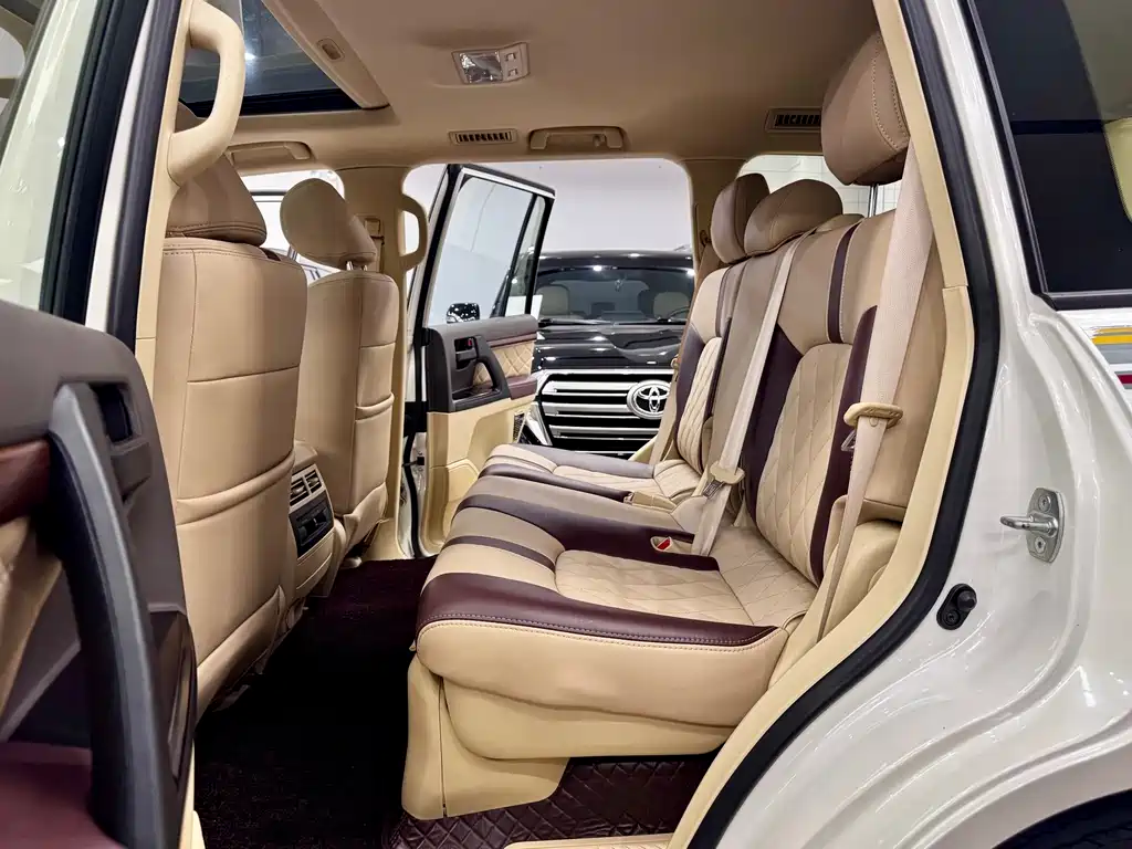 Toyota Land Cruiser 2017 — фото 13