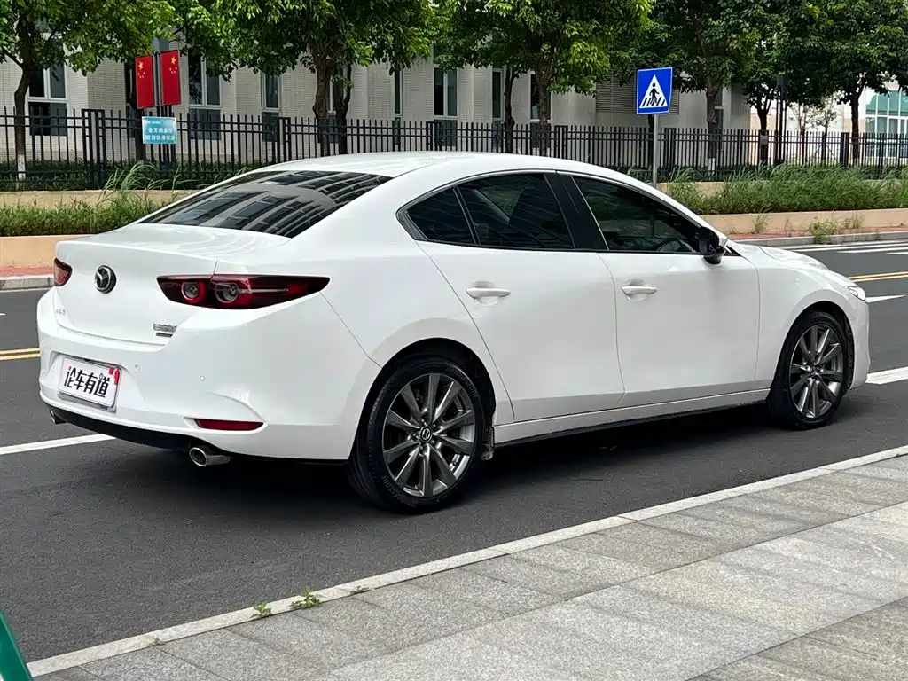 Mazda 3 Axela 2022