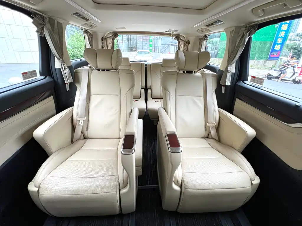 Toyota Alphard 2016 — фото 8
