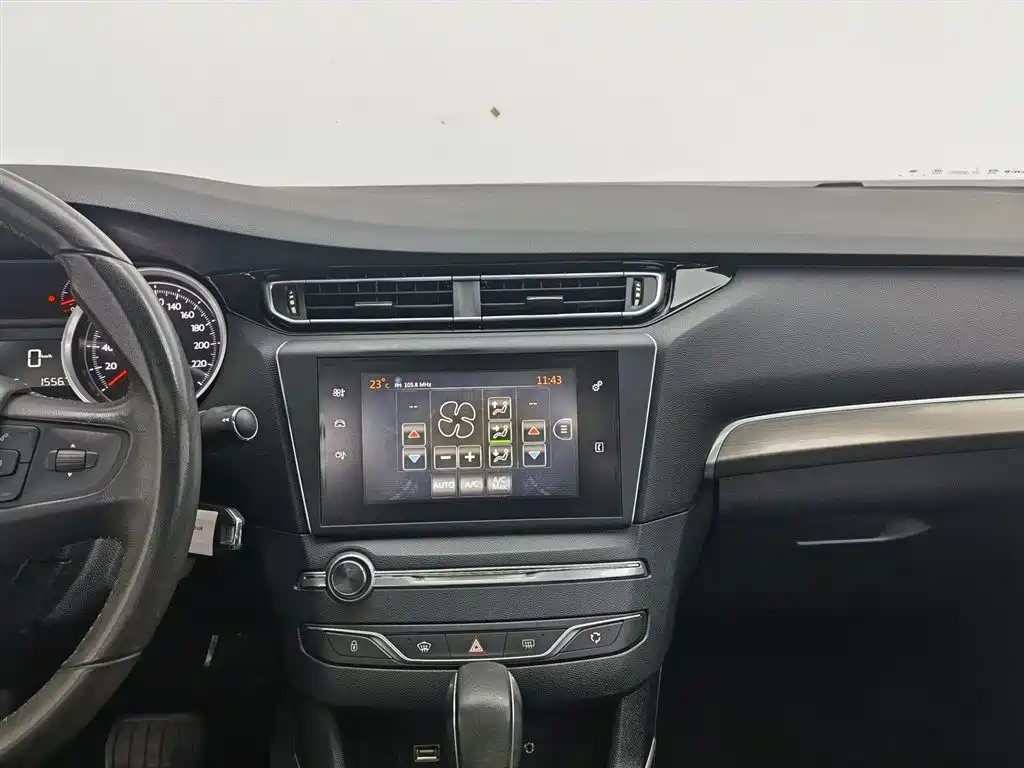 Peugeot 408 2015 — фото 12