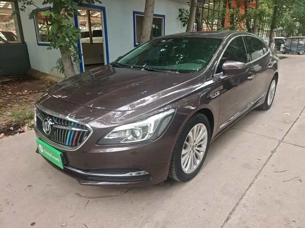 Buick LaCrosse 2017 — фото 2