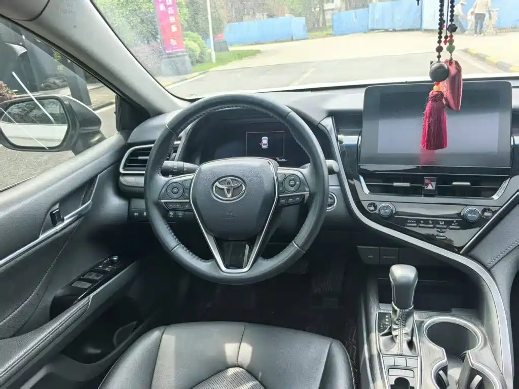 Toyota Camry 2022 — фото 14