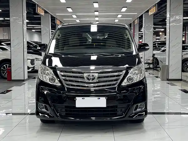 Toyota Alphard 2011