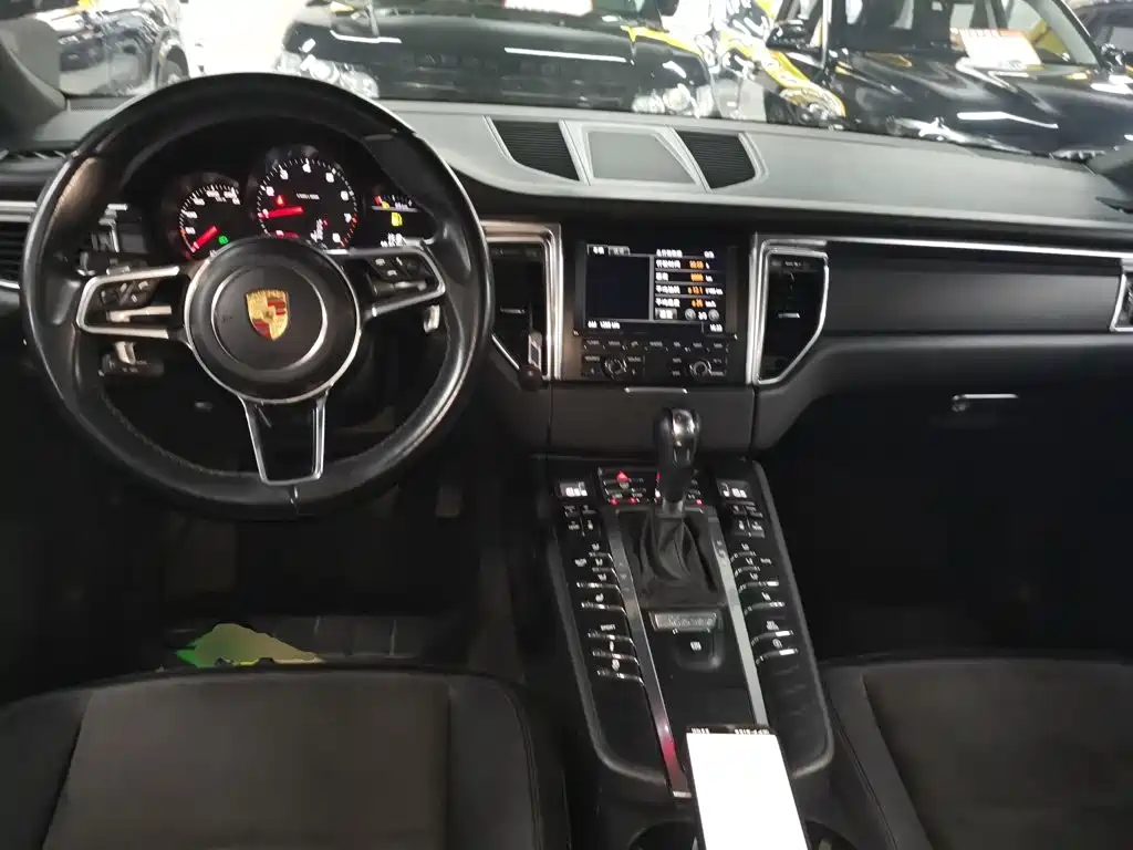 Porsche Macan 2015 — фото 10