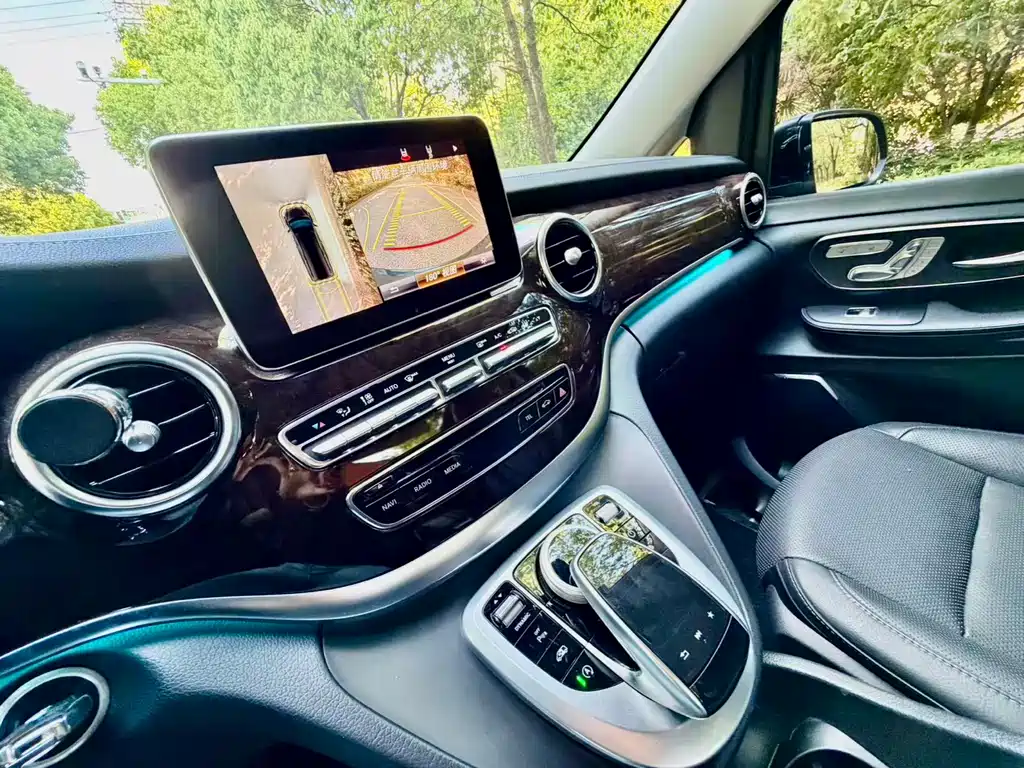 Mercedes-Benz V-Class 2020 — фото 4