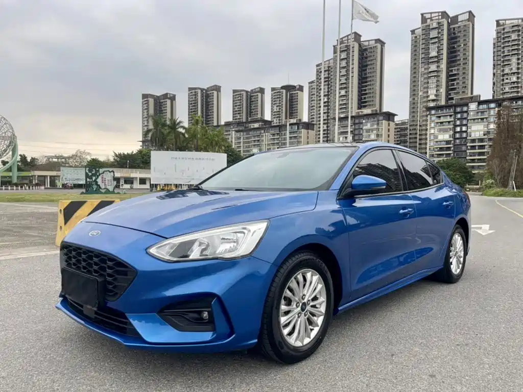 Ford Focus 2020 — фото 1