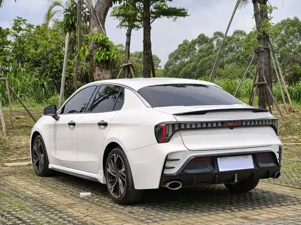 Lynk & Co 03 2023