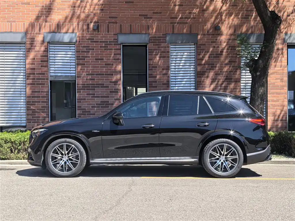 Mercedes-Benz GLC AMG 2025 — фото 27