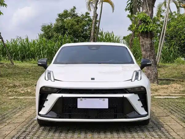 Lynk & Co 03 2023