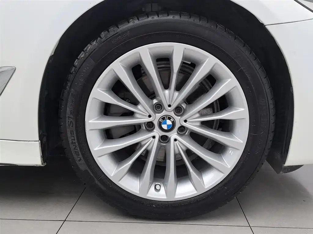 BMW 5 Series 2020 — фото 17