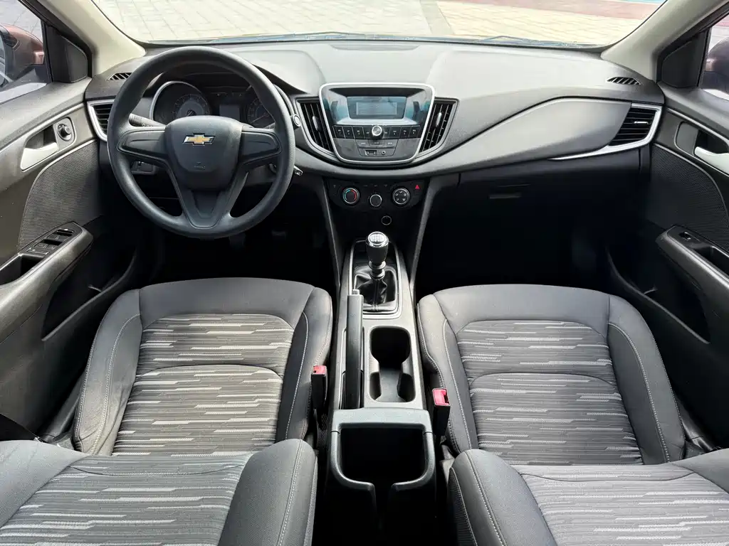 Chevrolet Cavalier 2017 — фото 22