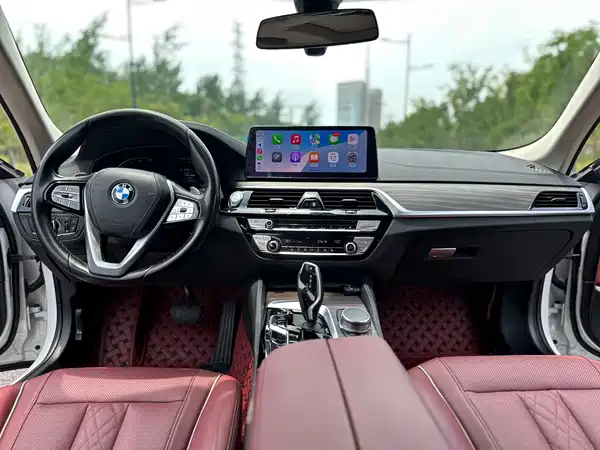 BMW 5 Series 2021