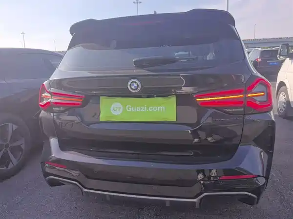 BMW iX3 2023