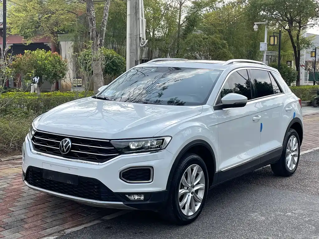 Volkswagen T-Roc 2023 — фото 1