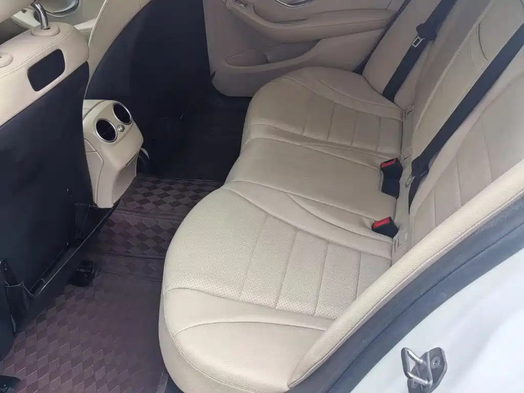 Mercedes-Benz C-Class 2018 — фото 15
