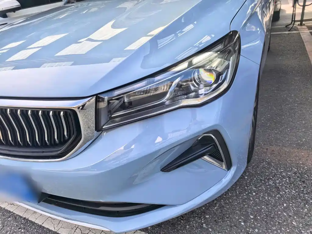 Geely Emgrand 2023