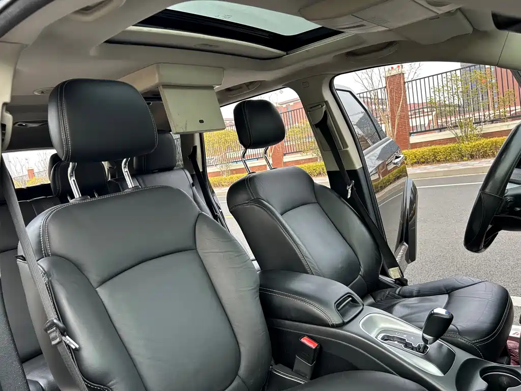 Dodge Journey 2014 — фото 12