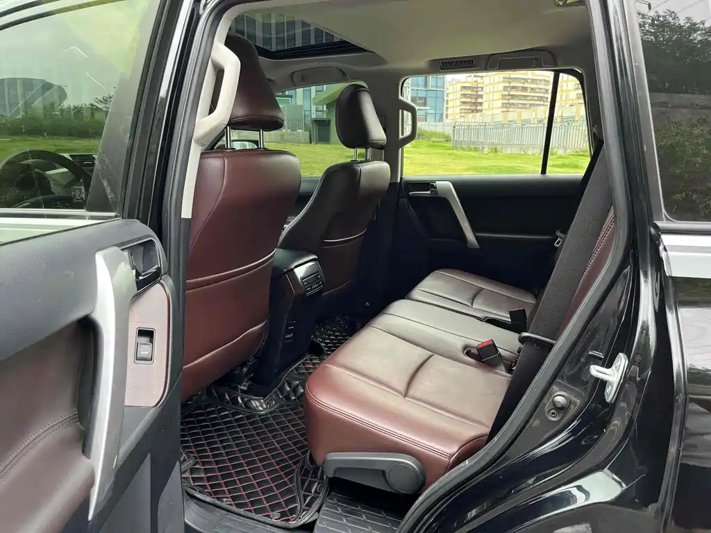 Toyota Prado 2016 — фото 10