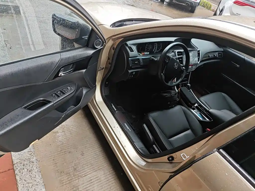Honda Accord 2016 — фото 12