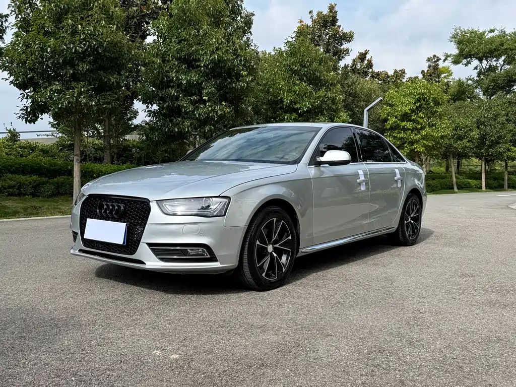 Audi A4L 2016