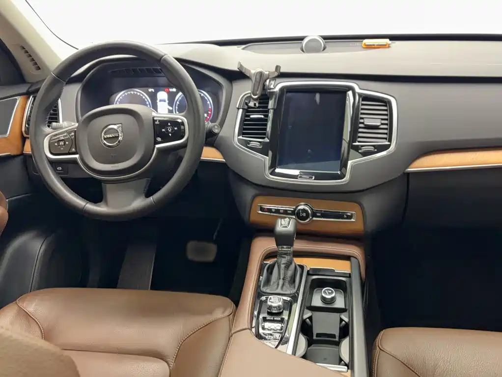 Volvo XC90 2019 — фото 14