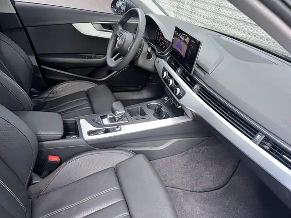 Audi A4L 2020