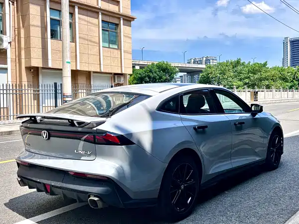 Changan UNI-V 2022
